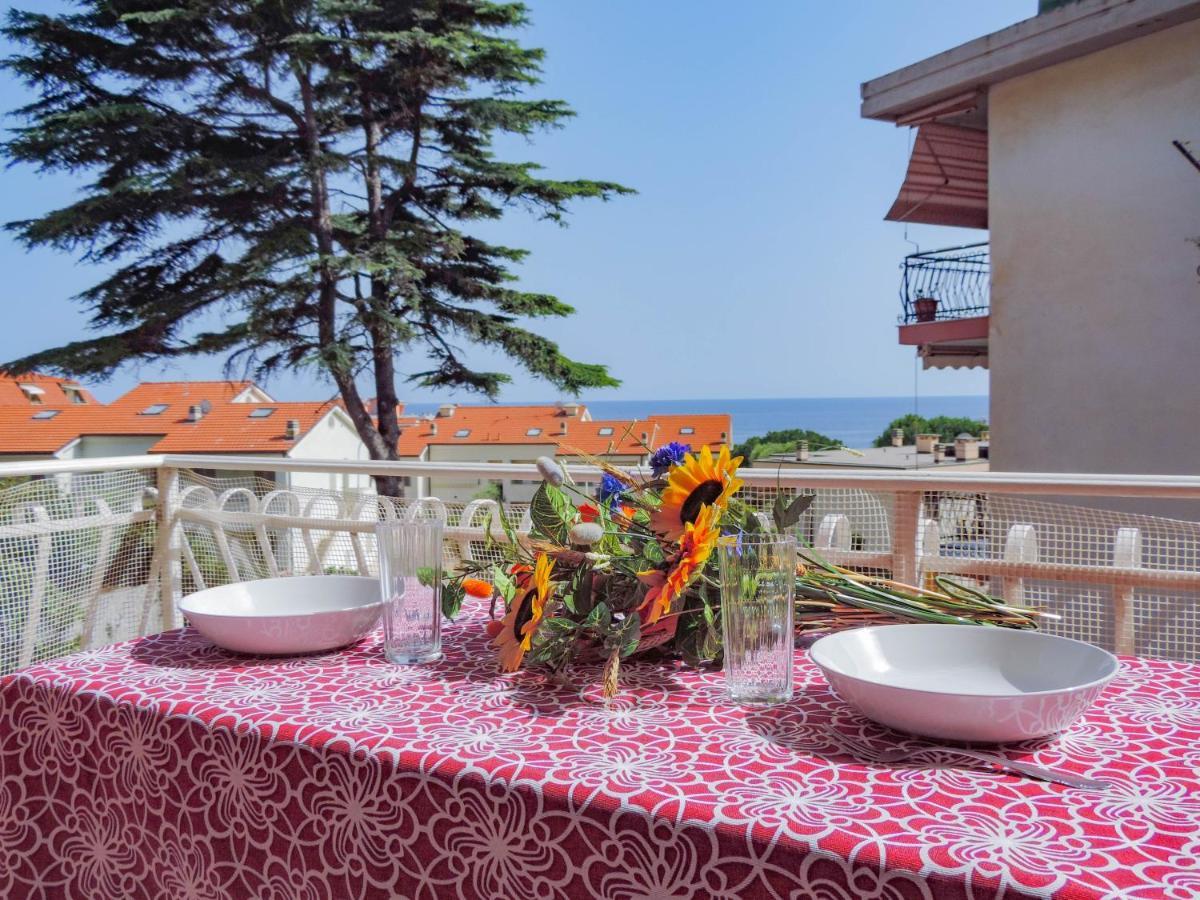 Apartamento H11 Terrazzo Al Mare - Riva Ligure - Spiagge Exterior foto
